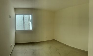 Vendo casa en Juriquilla Condesa con recámara en PB $4,400,000