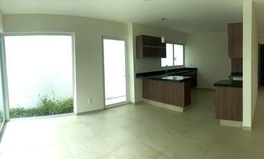 Vendo casa en Juriquilla Condesa con recámara en PB $4,400,000