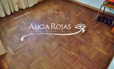 EXCELENTE CASA DE LOTE 10X25 3 AMB-GGE 3 AUTOS-CONSTANIA 1100-CIUDADELA