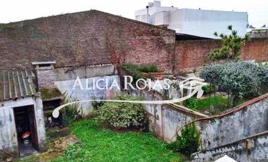 EXCELENTE CASA DE LOTE 10X25 3 AMB-GGE 3 AUTOS-CONSTANIA 1100-CIUDADELA