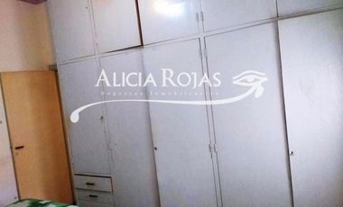 EXCELENTE CASA DE LOTE 10X25 3 AMB-GGE 3 AUTOS-CONSTANIA 1100-CIUDADELA