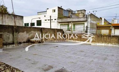 EXCELENTE CASA DE LOTE 10X25 3 AMB-GGE 3 AUTOS-CONSTANIA 1100-CIUDADELA