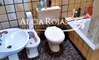 EXCELENTE CASA DE LOTE 10X25 3 AMB-GGE 3 AUTOS-CONSTANIA 1100-CIUDADELA