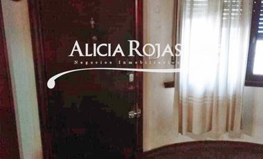 EXCELENTE CASA DE LOTE 10X25 3 AMB-GGE 3 AUTOS-CONSTANIA 1100-CIUDADELA