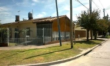 Casa en venta en Ezpeleta Este