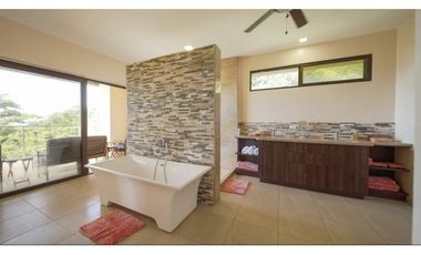 Vendo Casa de Lujo con vista al Mar - 5Hectareas de Terreno