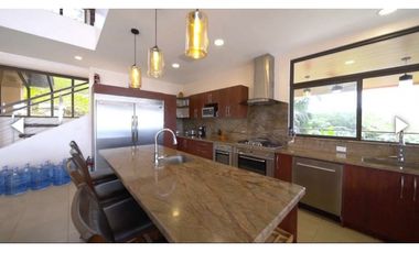 Vendo Casa de Lujo con vista al Mar - 5Hectareas de Terreno