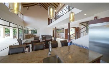 Vendo Casa de Lujo con vista al Mar - 5Hectareas de Terreno