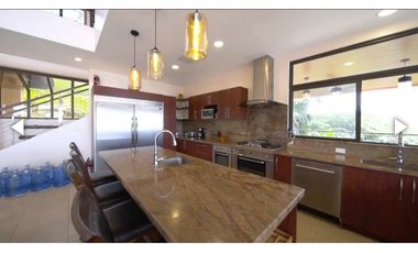 Vendo Casa de Lujo con vista al Mar - 5Hectareas de Terreno