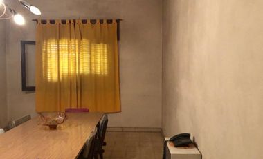 CASA IDEAL 2 FAMILIAS DE 3 AMBIENTES CADA UNA ZONA VILLA LUGANO