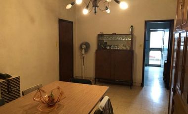 CASA IDEAL 2 FAMILIAS DE 3 AMBIENTES CADA UNA ZONA VILLA LUGANO