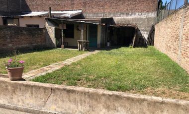 CASA IDEAL 2 FAMILIAS DE 3 AMBIENTES CADA UNA ZONA VILLA LUGANO