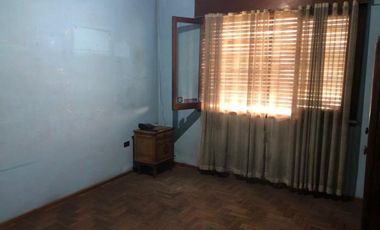 CASA IDEAL 2 FAMILIAS DE 3 AMBIENTES CADA UNA ZONA VILLA LUGANO