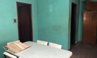 CASA IDEAL 2 FAMILIAS DE 3 AMBIENTES CADA UNA ZONA VILLA LUGANO
