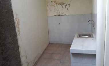 Rumah Nyaman dan Asri Plafon Tinggi dekat Lapangan Seyegan