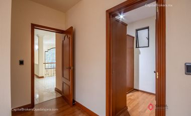 Casa deLujo En  venta en Puerta de Hierro Zona andares
