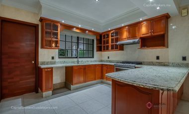 Casa deLujo En  venta en Puerta de Hierro Zona andares