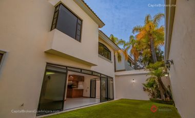 Casa deLujo En  venta en Puerta de Hierro Zona andares