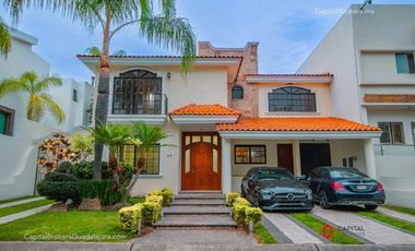 Casa deLujo En  venta en Puerta de Hierro Zona andares