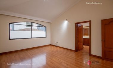Casa deLujo En  venta en Puerta de Hierro Zona andares