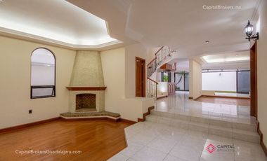 Casa deLujo En  venta en Puerta de Hierro Zona andares