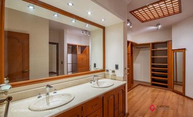 Casa deLujo En  venta en Puerta de Hierro Zona andares