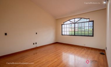 Casa deLujo En  venta en Puerta de Hierro Zona andares