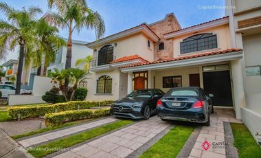 Casa deLujo En  venta en Puerta de Hierro Zona andares