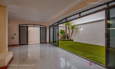 Casa deLujo En  venta en Puerta de Hierro Zona andares