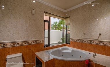 Casa deLujo En  venta en Puerta de Hierro Zona andares