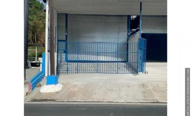 SE ALQUILA GALERA EN AVENIDA NACIONAL $1200