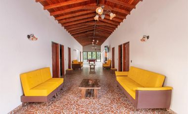 HERMOSA CASAQUINTA VACACIONAL URBANA