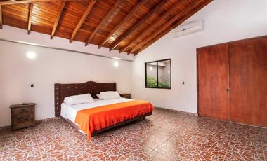 HERMOSA CASAQUINTA VACACIONAL URBANA
