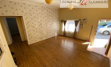 Casa en Venta en 2 Casas, ideal para inversión, Cerro Barón