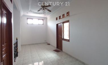 Rumah Cantik Di Tebet Timur Dekat Eco Park Sangat Strategis