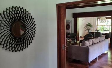 VENTA CASA EN ACASUSSO, SAN ISIDRO SOBRE TERRENO DE 1300M2 A METROS DE LIBERTADOR