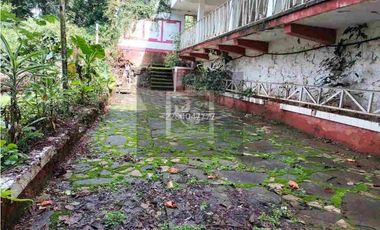 Casona con jardín ideal para restaurante en renta. Zona Briones Pitaya.