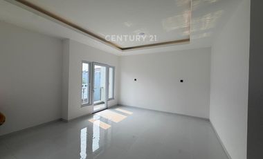 Rumah Baru Tomang 3 Lantai Siap Huni Jakarta Barat