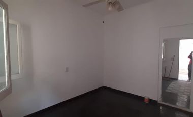 Oportunidad Ph 3 Ambientes en Villa Sarmiento. Ideal Para Reciclar