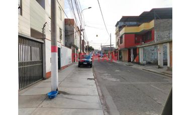 Se Vende Local De 3 Pisos  En San Juan De Miraflores