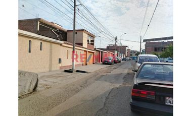 Se Vende Local De 3 Pisos  En San Juan De Miraflores