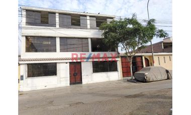 Se Vende Local De 3 Pisos  En San Juan De Miraflores