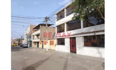 Se Vende Local De 3 Pisos  En San Juan De Miraflores