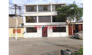 Se Vende Local De 3 Pisos  En San Juan De Miraflores