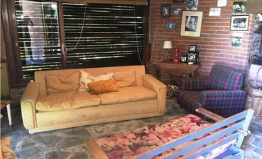 Chalet con pileta y quincho. Barrio San Carlos