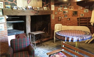 Chalet con pileta y quincho. Barrio San Carlos