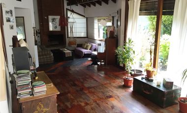 Chalet con pileta y quincho. Barrio San Carlos