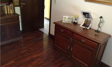 Chalet con pileta y quincho. Barrio San Carlos