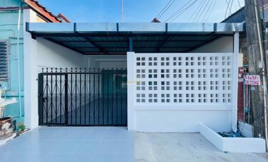 2 Bedrooms Townhouse  East Pattaya H011796