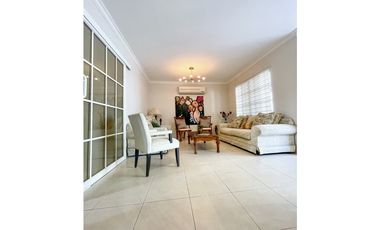 SE ALQUILA CASA AMOBLADA EN CLAYTON $2,250 AM